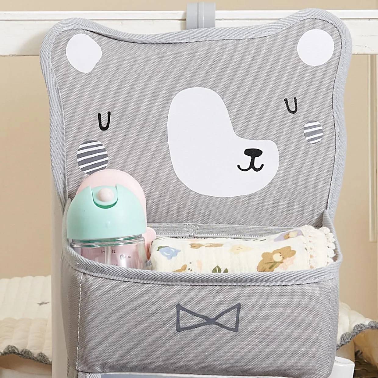 SUNEVNO Hanging Baby Diaper Caddy Organizer Diaper Stacker, Baby Crib Hanging Classified Storage Bag Organizer for Changing Table Crib Playard or Wall & Nursery Organization (Gray Bear)