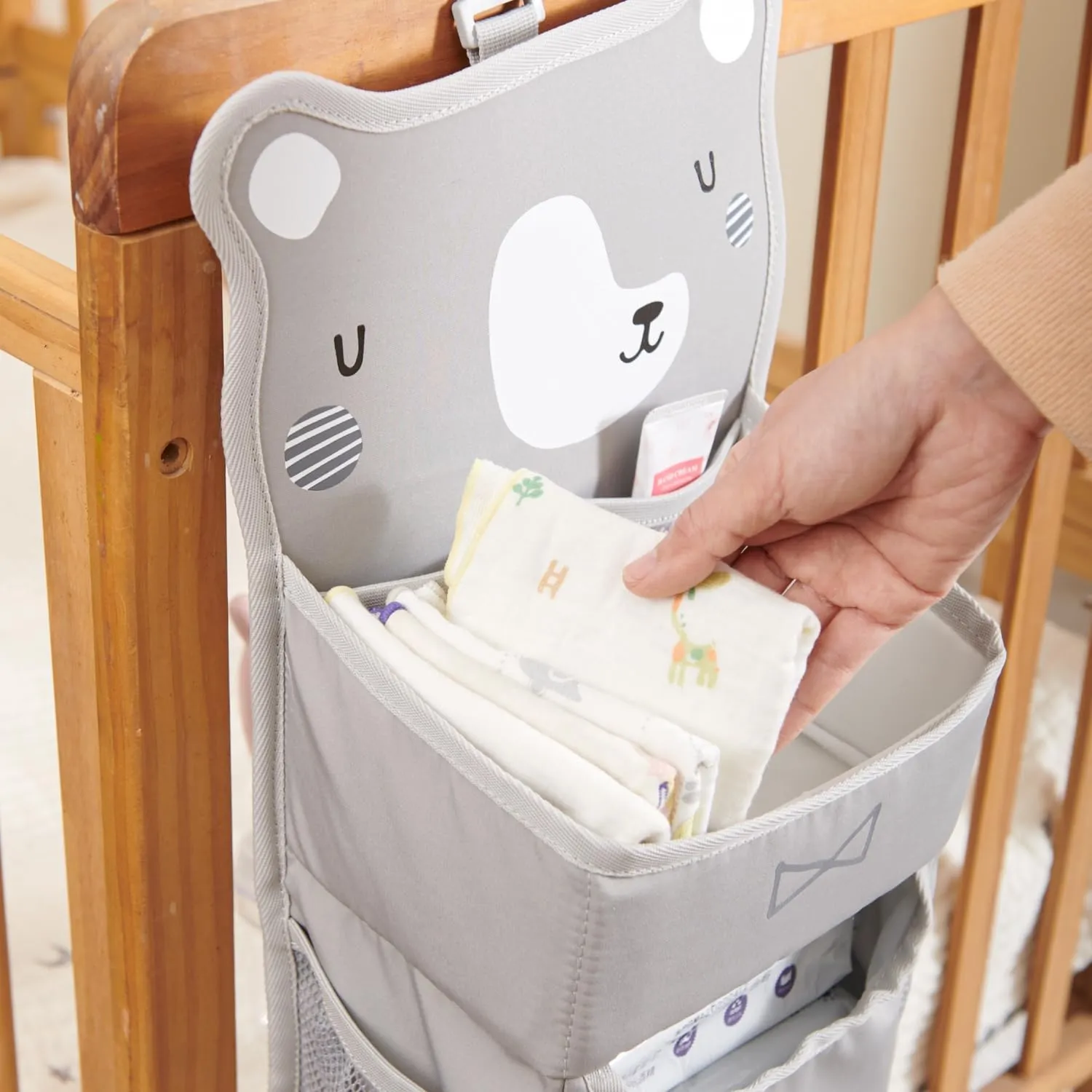SUNEVNO Hanging Baby Diaper Caddy Organizer Diaper Stacker, Baby Crib Hanging Classified Storage Bag Organizer for Changing Table Crib Playard or Wall & Nursery Organization (Gray Bear)