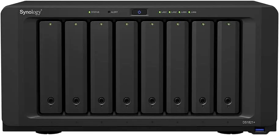 Synology DS1821  8-Bay Diskstation NAS (AMD Ryzen V1500B Quad-Core 2,2 GHz 4 GB DDR4 ECC SODIMM 4 x 1 GbE RJ-45 LAN-Port) 32TB Bundle with 8X 4TB WD Red Plus