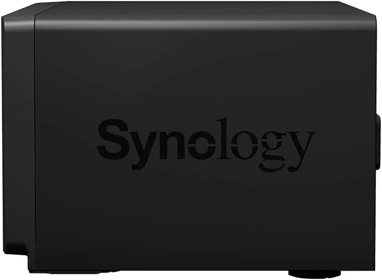 Synology DS1821  8-Bay Diskstation NAS (AMD Ryzen V1500B Quad-Core 2,2 GHz 4 GB DDR4 ECC SODIMM 4 x 1 GbE RJ-45 LAN-Port) 80TB Bundle with 8X 10TB WD Red Plus