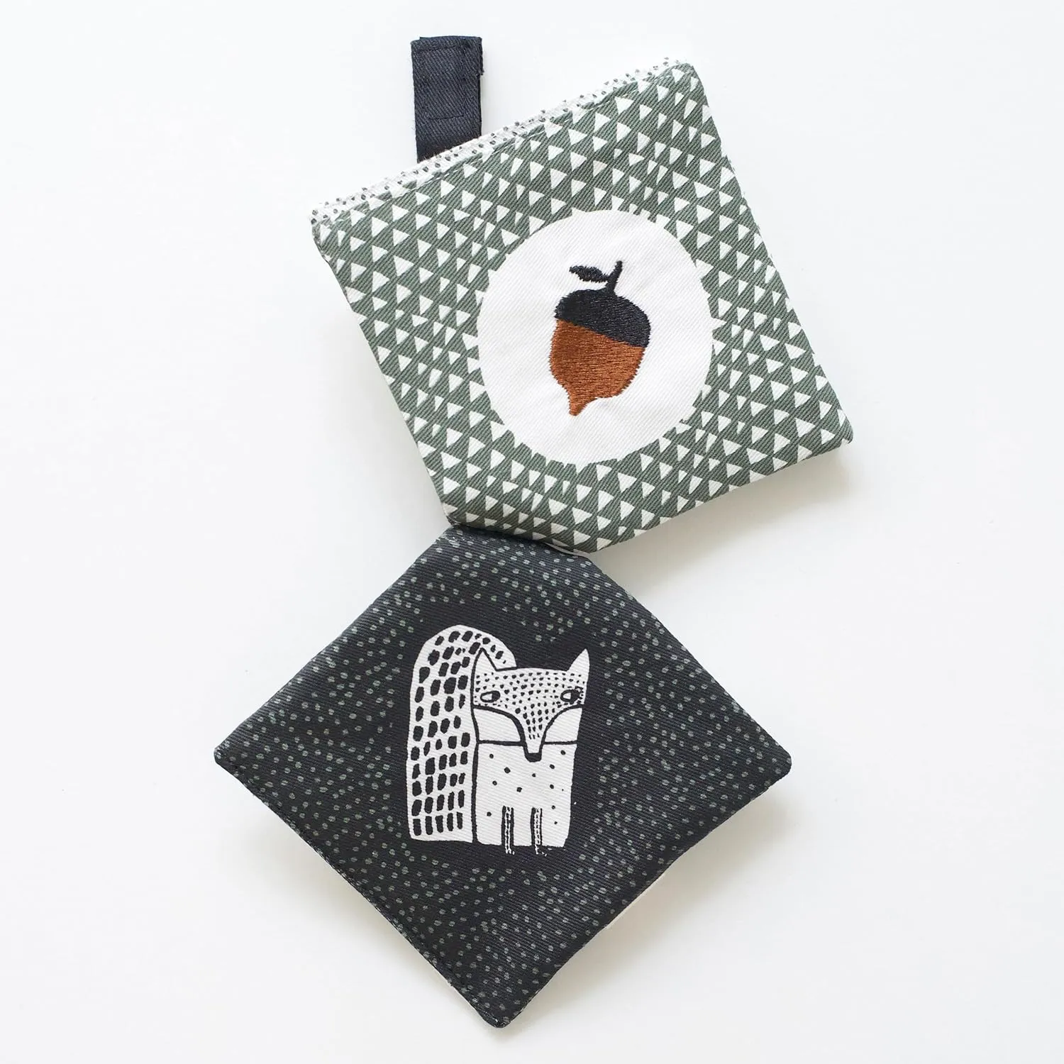 Wee Gallery Crinkle Pages Stroller Toy, Woodland Animals - Travel Activity for Babies with Mirror, Sound Paper, Velcro Strap for Walks, Car Seat, Bag, Play Gym, Tummy Time - for Curious Baby, Newborn