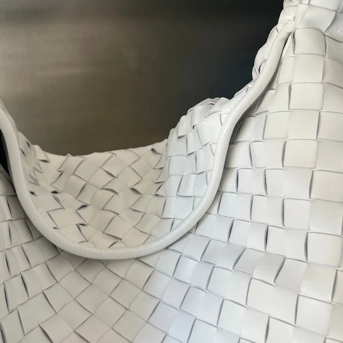 WHITE Veneta LAMBSKIN 54 IN Bottega LARGE Innovative HOP Reliable