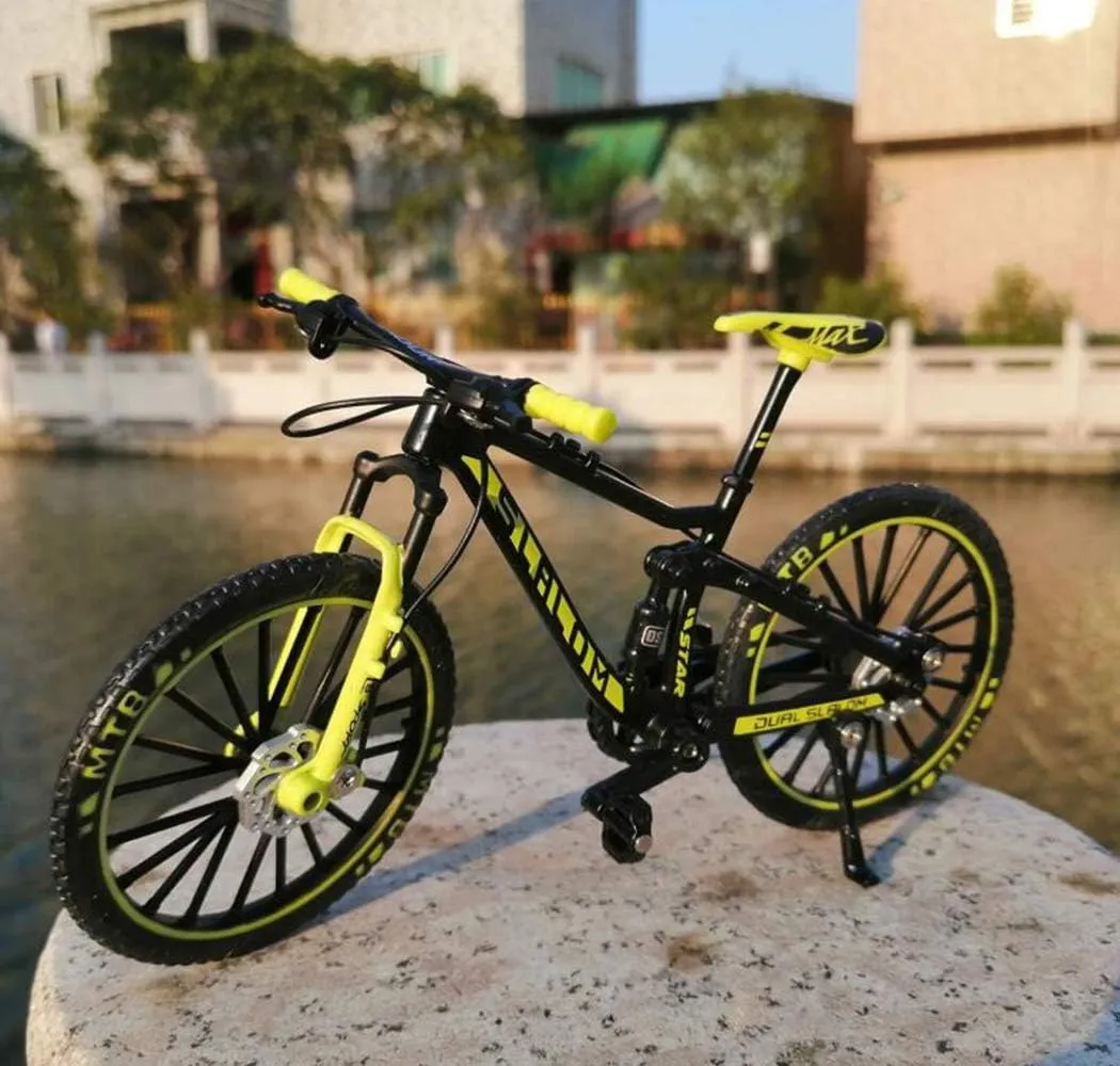 YEIBOBO ! Alloy Mini Downhill Mountain Bike Toy, Die-cast BMX Finger Bike Model for Collections (Black/Green)